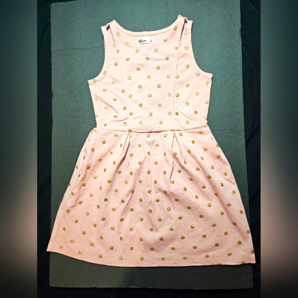 Girls dress 👗size: Medium. Brand: Epic Threads. Color: pink with gold dots